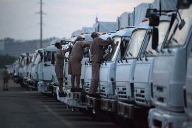 Tình hình Ukraine: Nga chuyển 280 xe viện trợ nhân đạo tới Ukraine